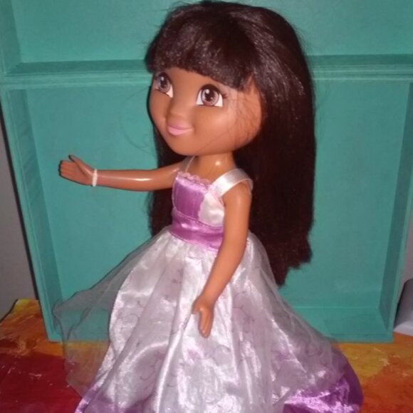 Dora the Explorer 12 in Doll Holiday Flower Girl dress - Picture 4 of 7